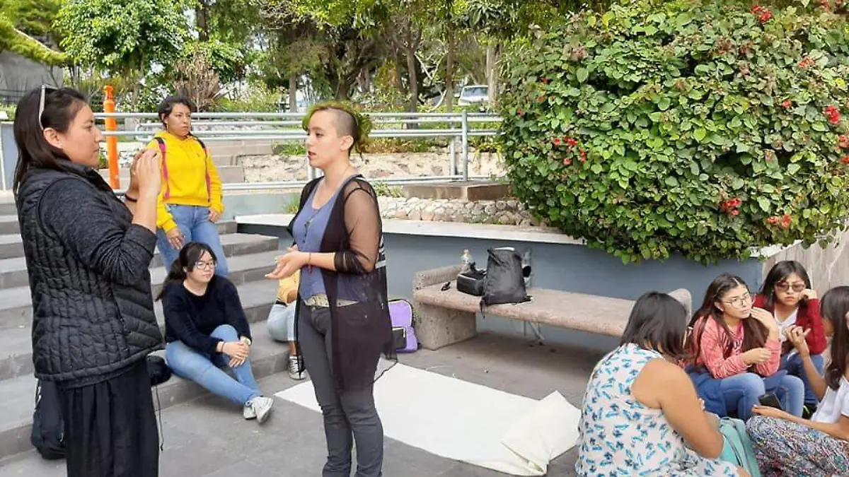 En redes sociales se convocó a hacer un plantón la tarde de este miércoles. Foto Cortesía Mujeres FCPyS.